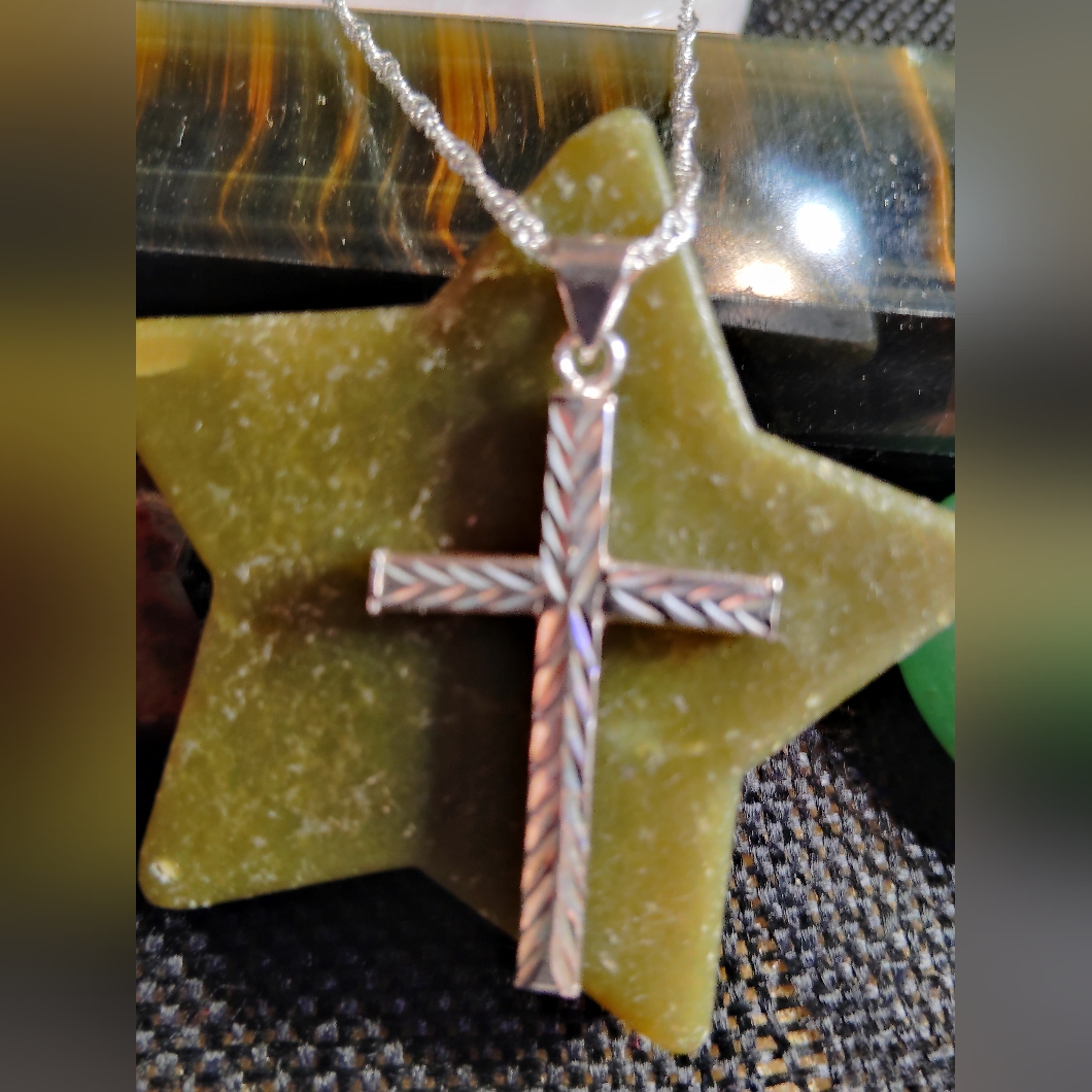 Intricate Diamond Cut Italian Sterling Cross Necklace 18 Long 33$